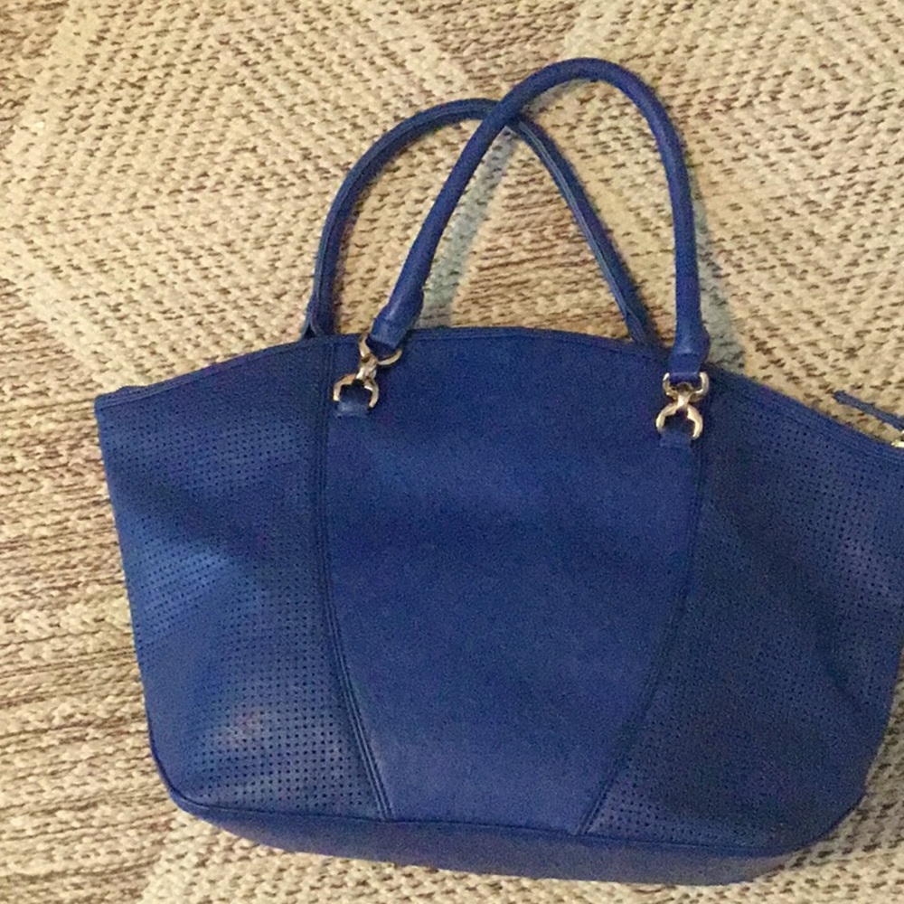 Handbag - Picture 2 of 6
